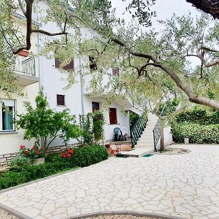 Cecillia Mare Apartments Rovinj Exterior photo