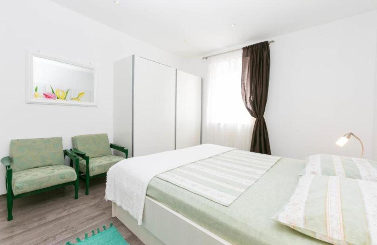 Cecillia Mare Apartments Rovinj Exterior photo
