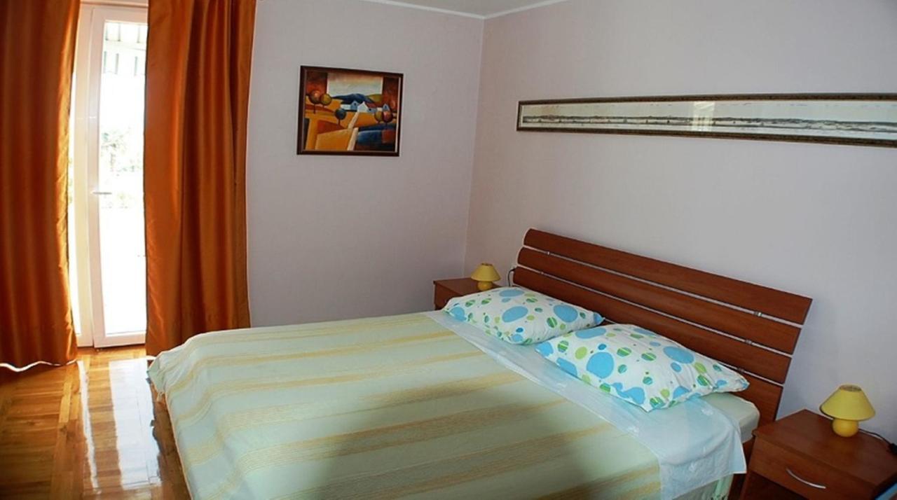 Cecillia Mare Apartments Rovinj Exterior photo