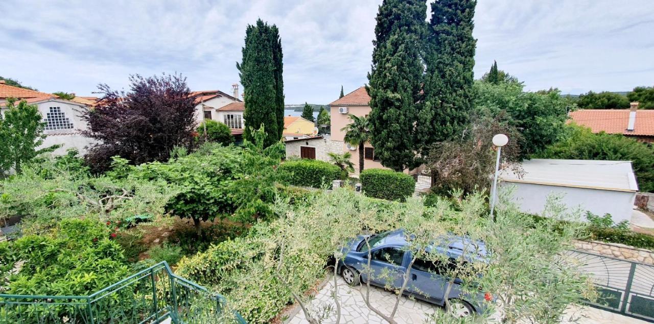 Cecillia Mare Apartments Rovinj Exterior photo