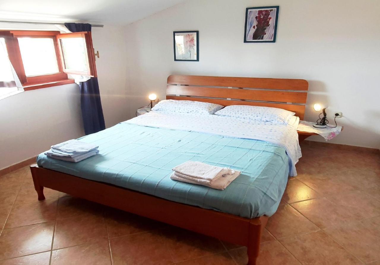 Cecillia Mare Apartments Rovinj Exterior photo